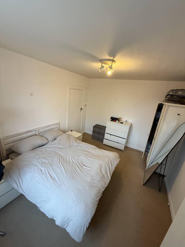 1 bed Apartment in Ascot Court Clapham Park Road,  Main Photo