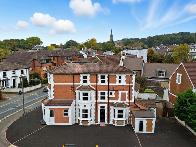 Newly renovated 6 bedroom HMO Main Photo