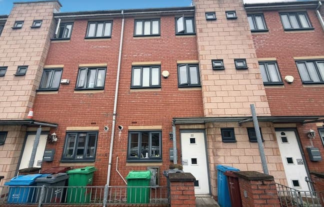 Furnished ensuite double room in 4 bedroom house Main Photo