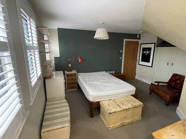 Large Double Room with ensuite - heart of Kingston Main Photo