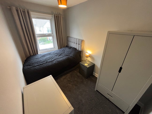  Nice room, all bills Included,wifi,  Main Photo