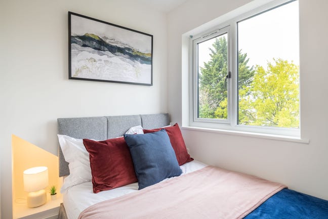 En-Suite Room on Hobart Road, CB1 (132HR6) Main Photo