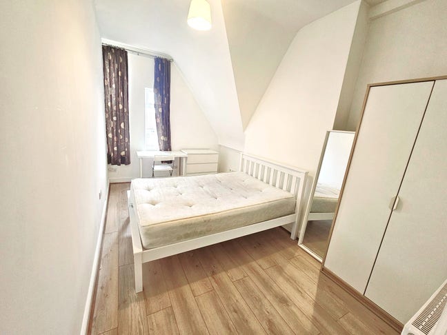 Double Room – 5 mins from Turnpike Lane Station Main Photo