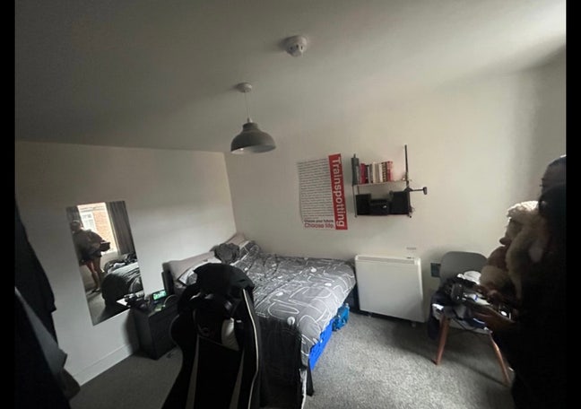 Spacious Double Room near UoM & MMU Main Photo