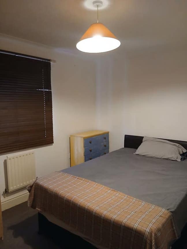 🏡Large Double Bedrooms | All Bills Included | CR7 Main Photo