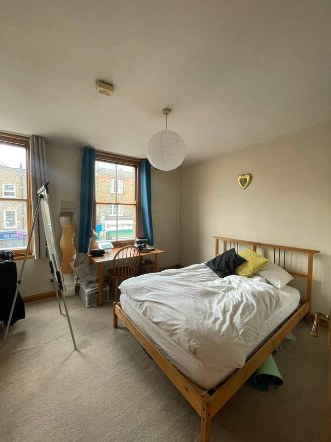 Twin/double room in a 5-bed flat in Angel.  Main Photo