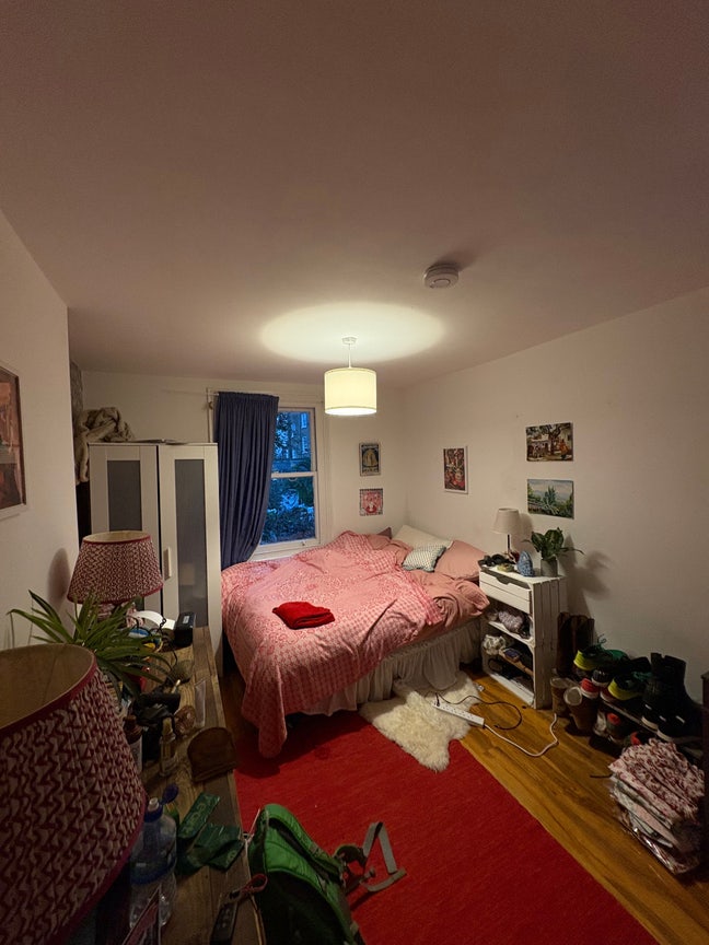 Double room in Camberwell  Main Photo