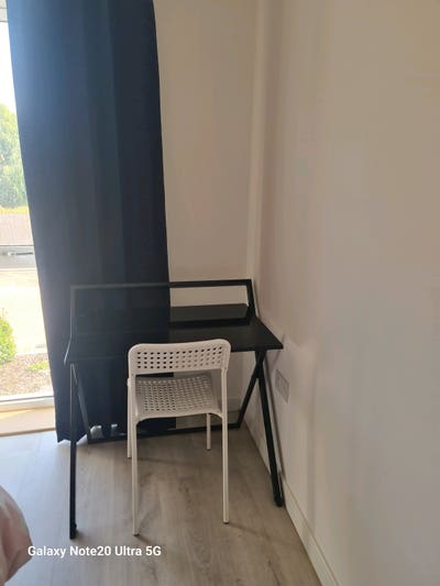 Fully furnished double Bedroom including all bills Main Photo