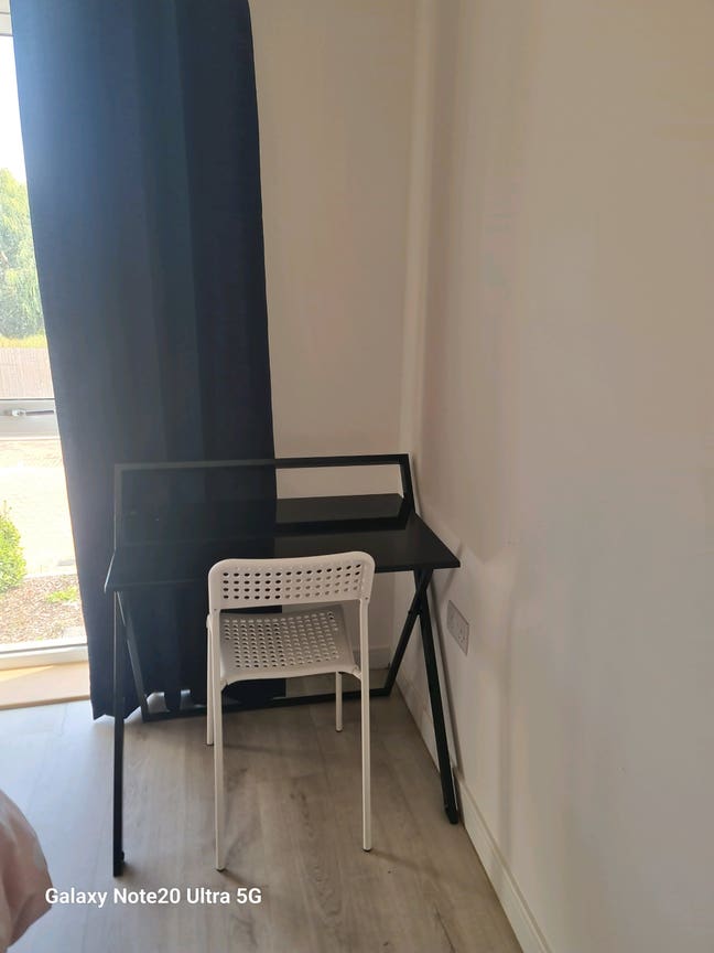 Fully furnished double Bedroom including all bills Main Photo