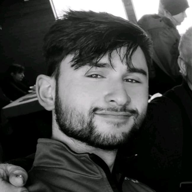 Professional Male seeks a single or double room Main Photo