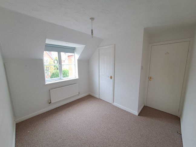 Spacious 4-Bed House, BS34 – Ideal for 4 Adults Main Photo