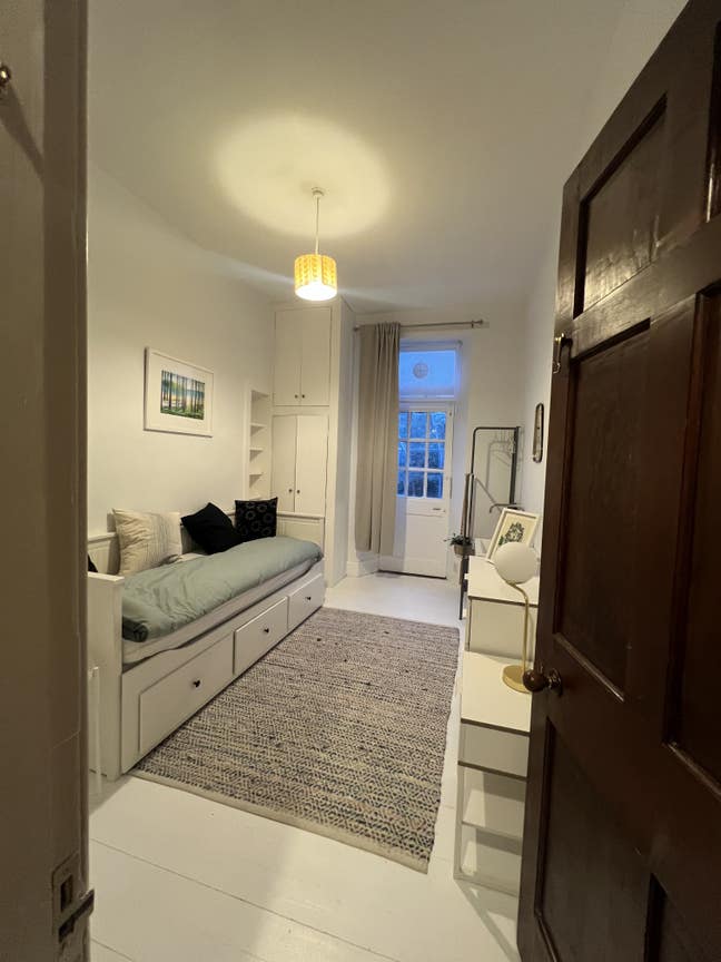 Bright and cosy double bedroom in lovely flat Main Photo