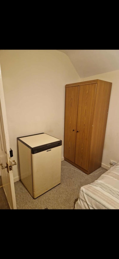 Large room for rent  Main Photo