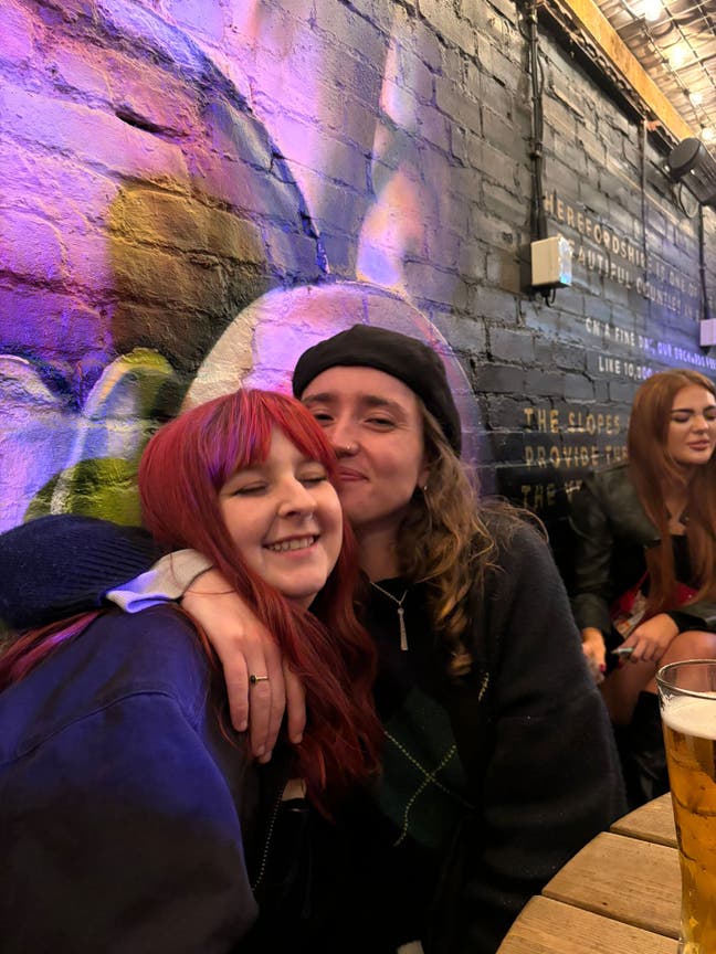 looking for a house share/buddy up!! Main Photo