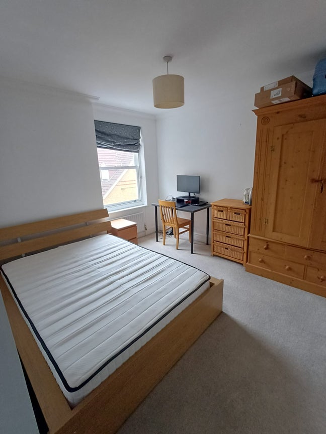 Large double room - West Ealing private bathroom Main Photo