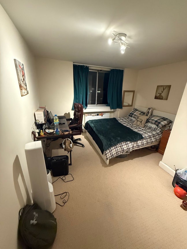 Double Room in 2-Bed Flat Putney -£1,100pcm Main Photo