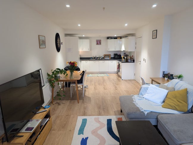 Large Room in Dalston  Main Photo