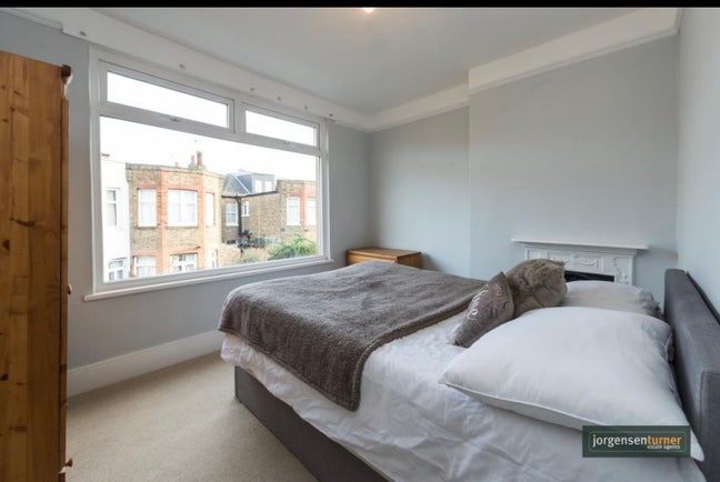 Double room in Acton Town  Main Photo