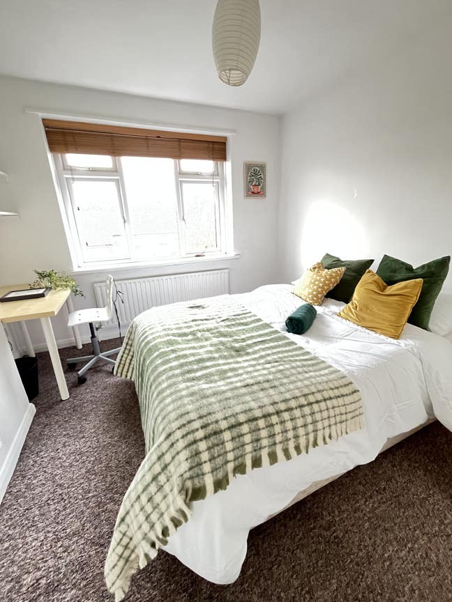 Large Luxury Rooms- Brighton  Main Photo