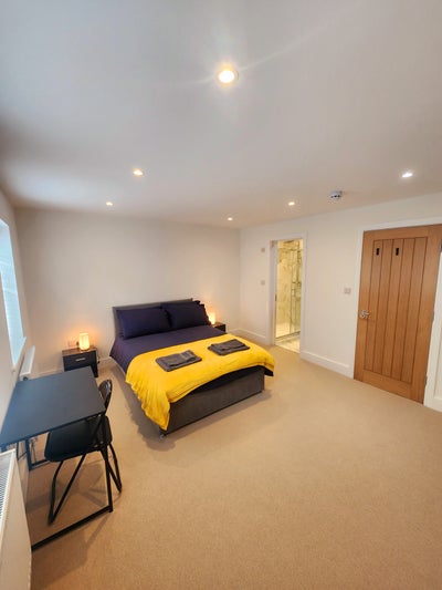 Ensuite & Double rooms - bills included  Main Photo