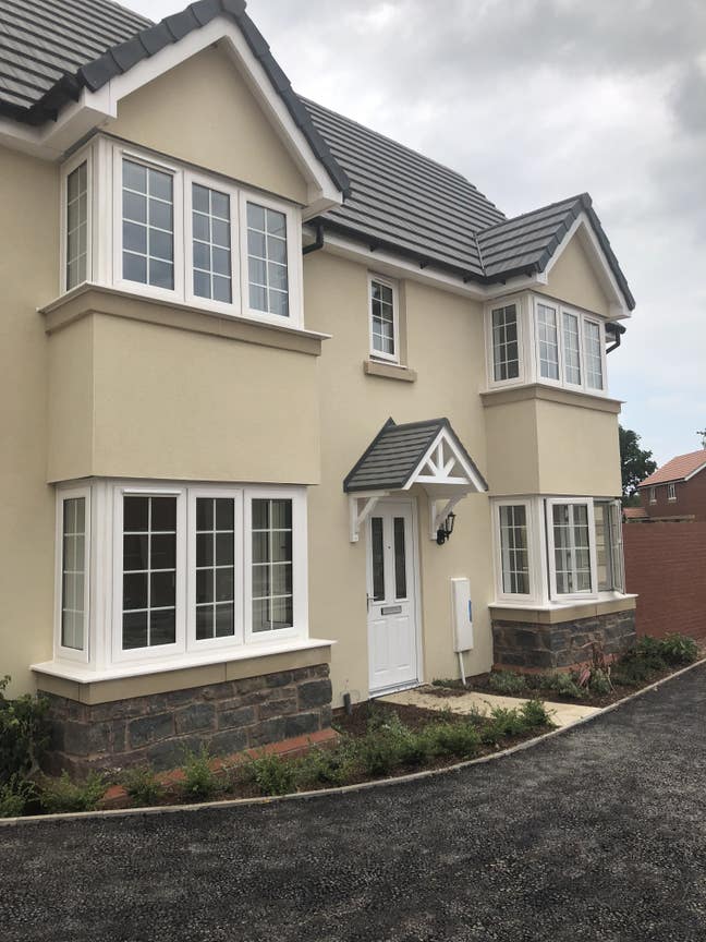 Double Bedroom,weekday Let in bright. modern house Main Photo