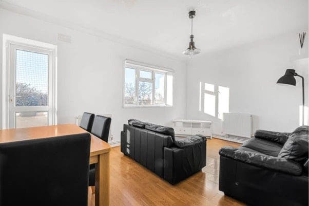 2 Bed Flat, Longbridge Way, SE13 Main Photo