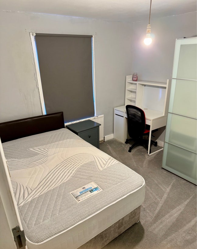 Quiet Modern Double Room for Rent! Main Photo