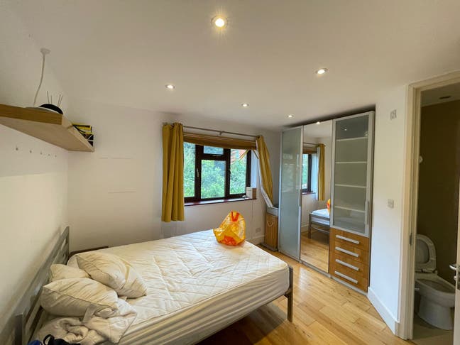 Lovely Ensuite and Double Room/in Hackney Central Main Photo