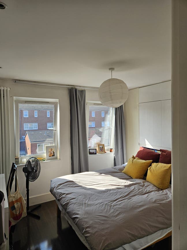 Double Room in sunny house in Newington Green  Main Photo