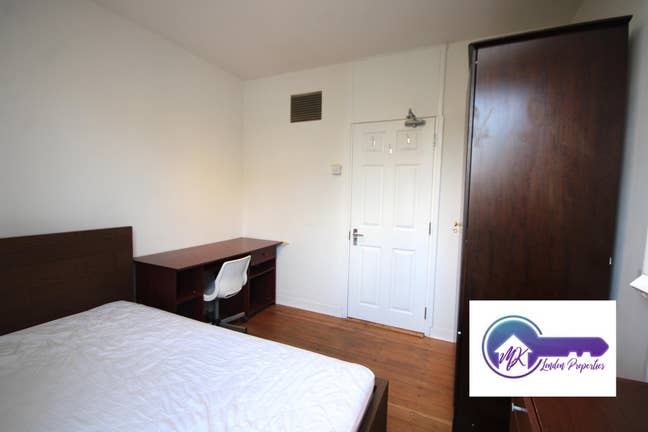 Double Room Available in November in Poplar  Main Photo