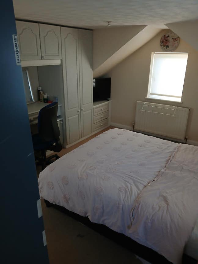 Room in a Shared House, Ruskoi Road, SS8 Main Photo
