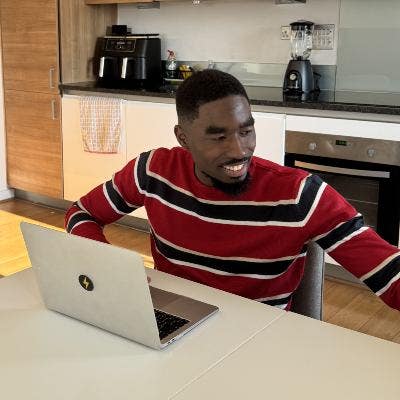 Looking for a premium double-bed ensuite Main Photo