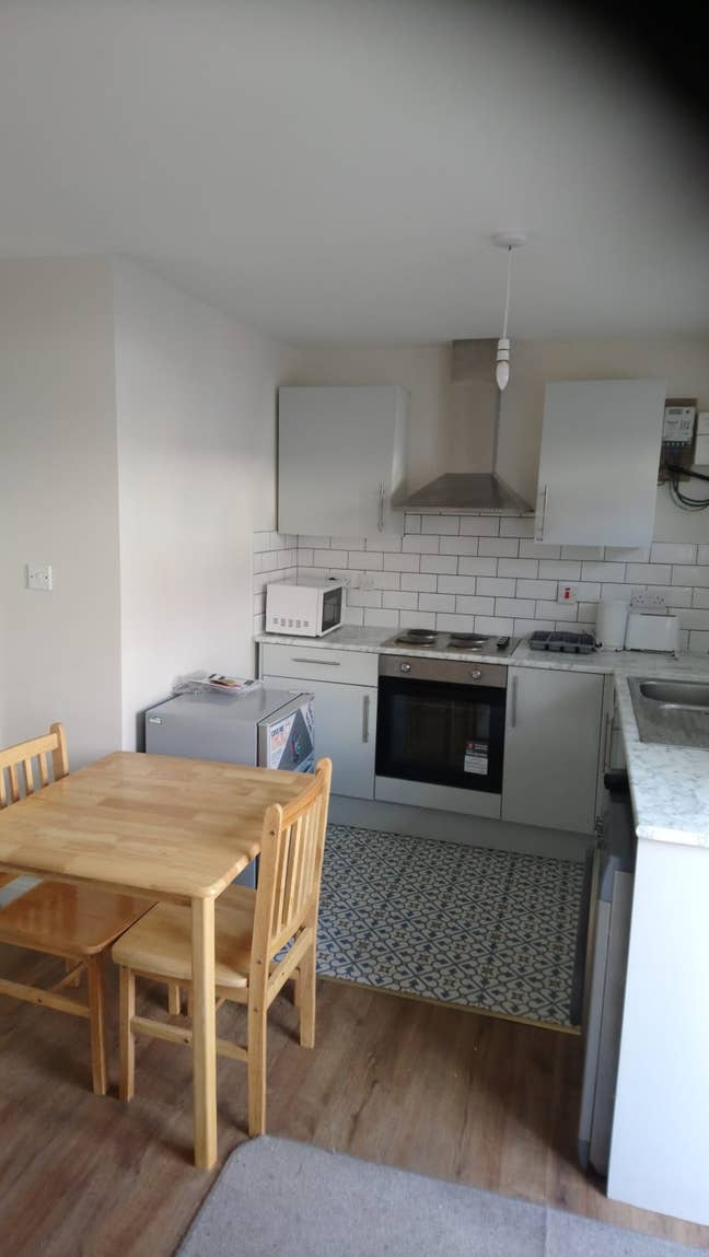 En suite- Hounslow West £850 Main Photo