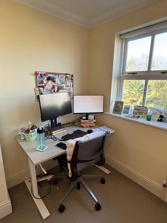 Large Double Room in Clapham South House Main Photo