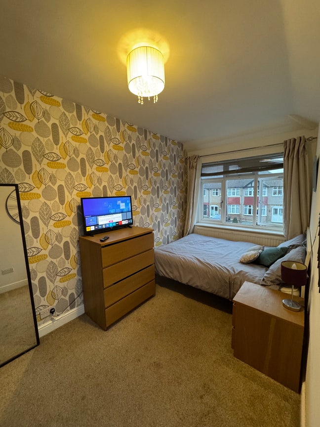 Double room in  a lovely house Main Photo