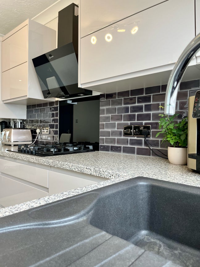 Extra-Large En-Suite Room with Kitchenette  Main Photo