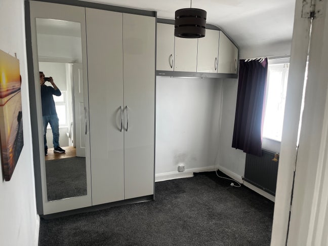 Double bedroom available for single  Main Photo