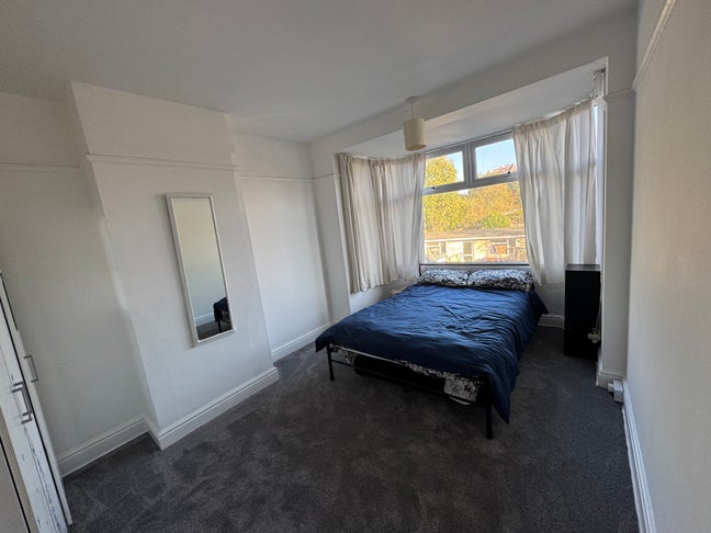 Spare room Main Photo