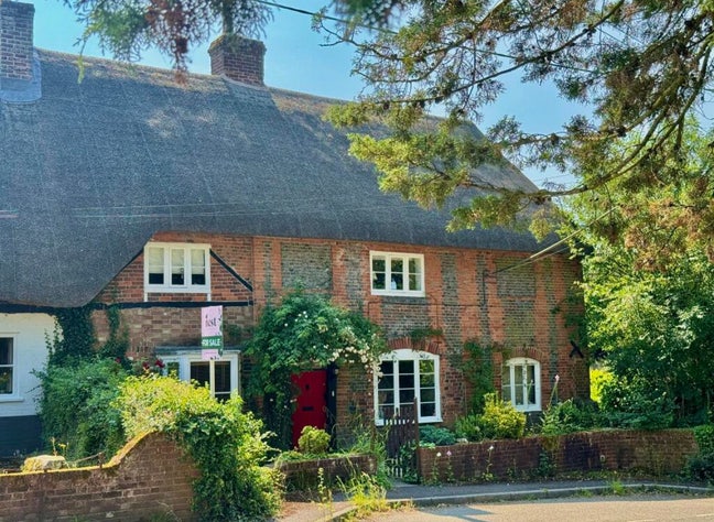 Huge room in countryside haven  Main Photo