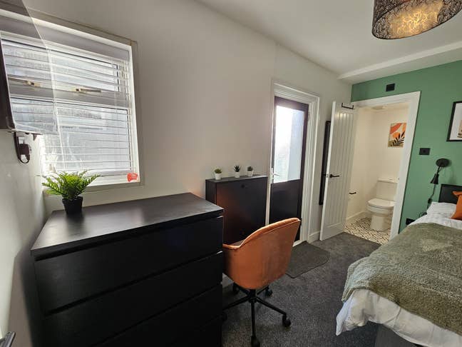 Cosy Modern Ensuite Room, 0 Deposit Main Photo