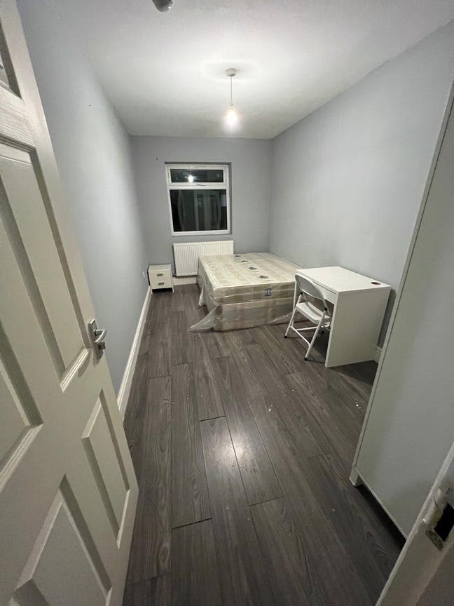 Double Room Single Use !  Main Photo