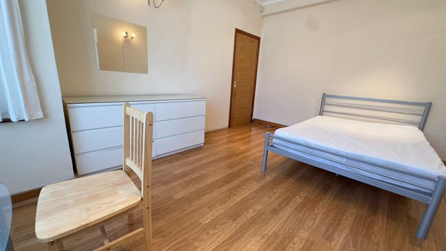 ✨ Bright Double Room in 6-Bed House | N12 Main Photo