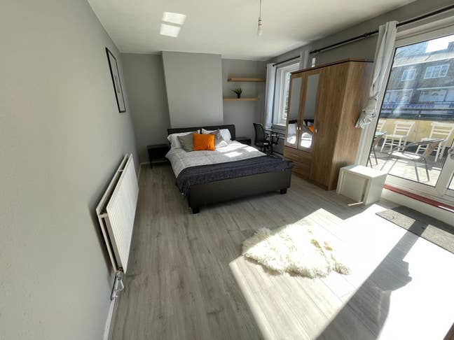🌟 Master Room with Balcony – All Bills Included  Main Photo