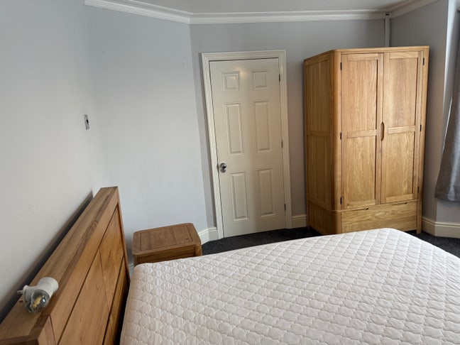 Double room available in HMO  Main Photo