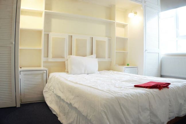 Double Room in Battersea Main Photo