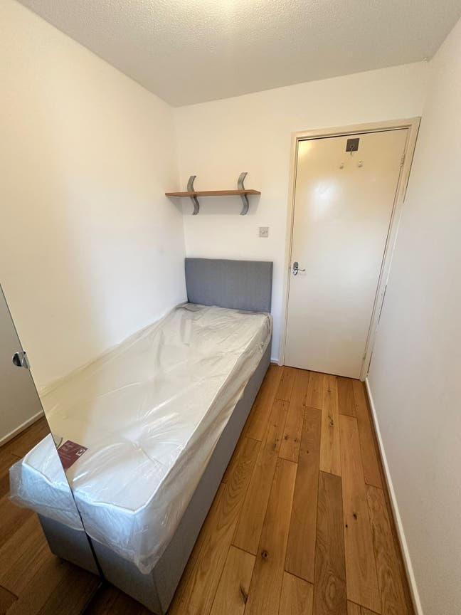 Spacious and Cosy Single Room available for Rent  Main Photo
