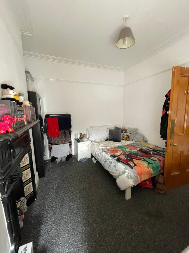 Room to rent in Shared House from 1st Dec  Main Photo