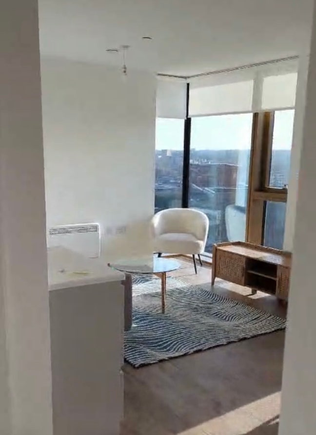 Modern Spacious Double Ensuite Room Main Photo