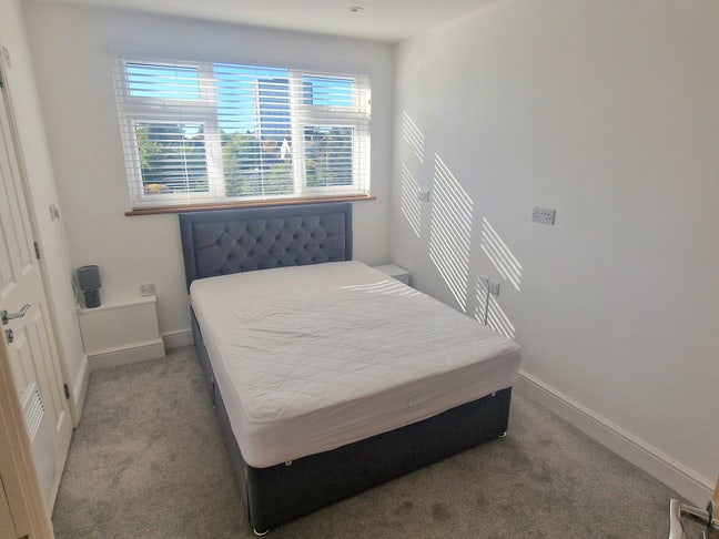 Brand New rooms available - Enfield Lock Main Photo
