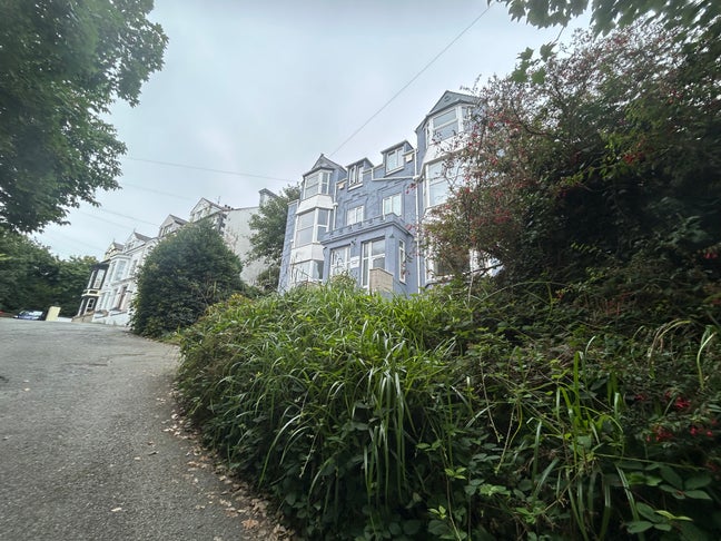 1-Bedroom Ground Floor flat Main Photo